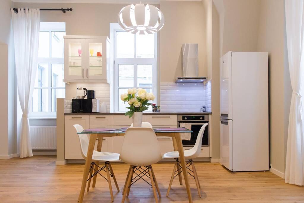 Modern & Spacious 80M2 Apartment In Riga Old Town Bagian luar foto