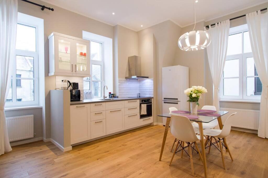 Modern & Spacious 80M2 Apartment In Riga Old Town Bagian luar foto
